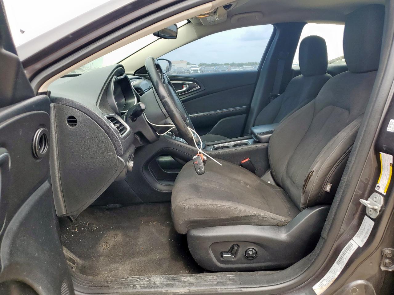 2015 Chrysler 200 Limited VIN: 1C3CCCAB1FN715424 Lot: 71106735