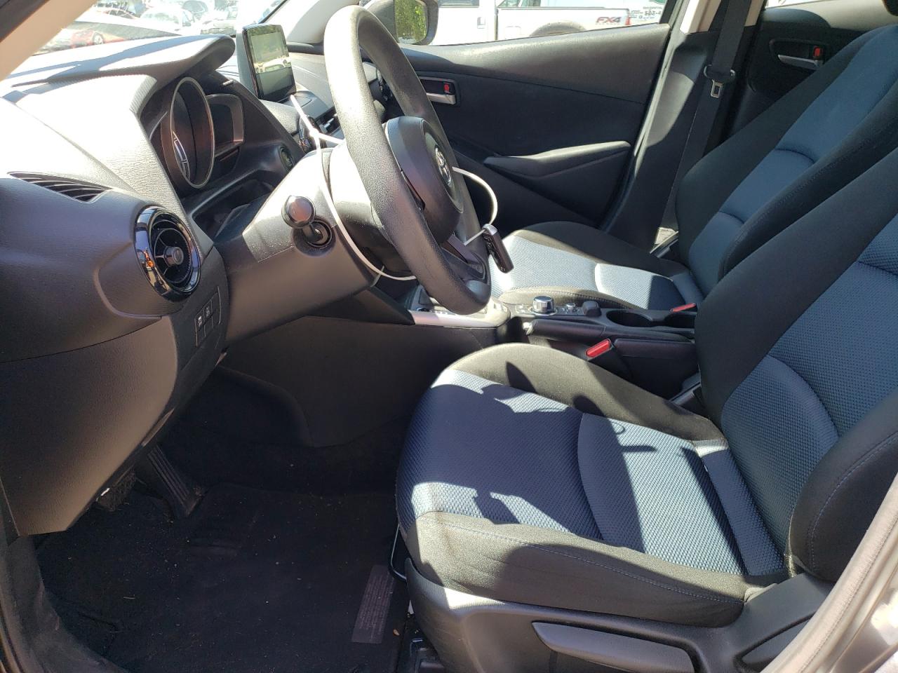 2019 Toyota Yaris L VIN: 3MYDLBYV1KY513451 Lot: 68570295