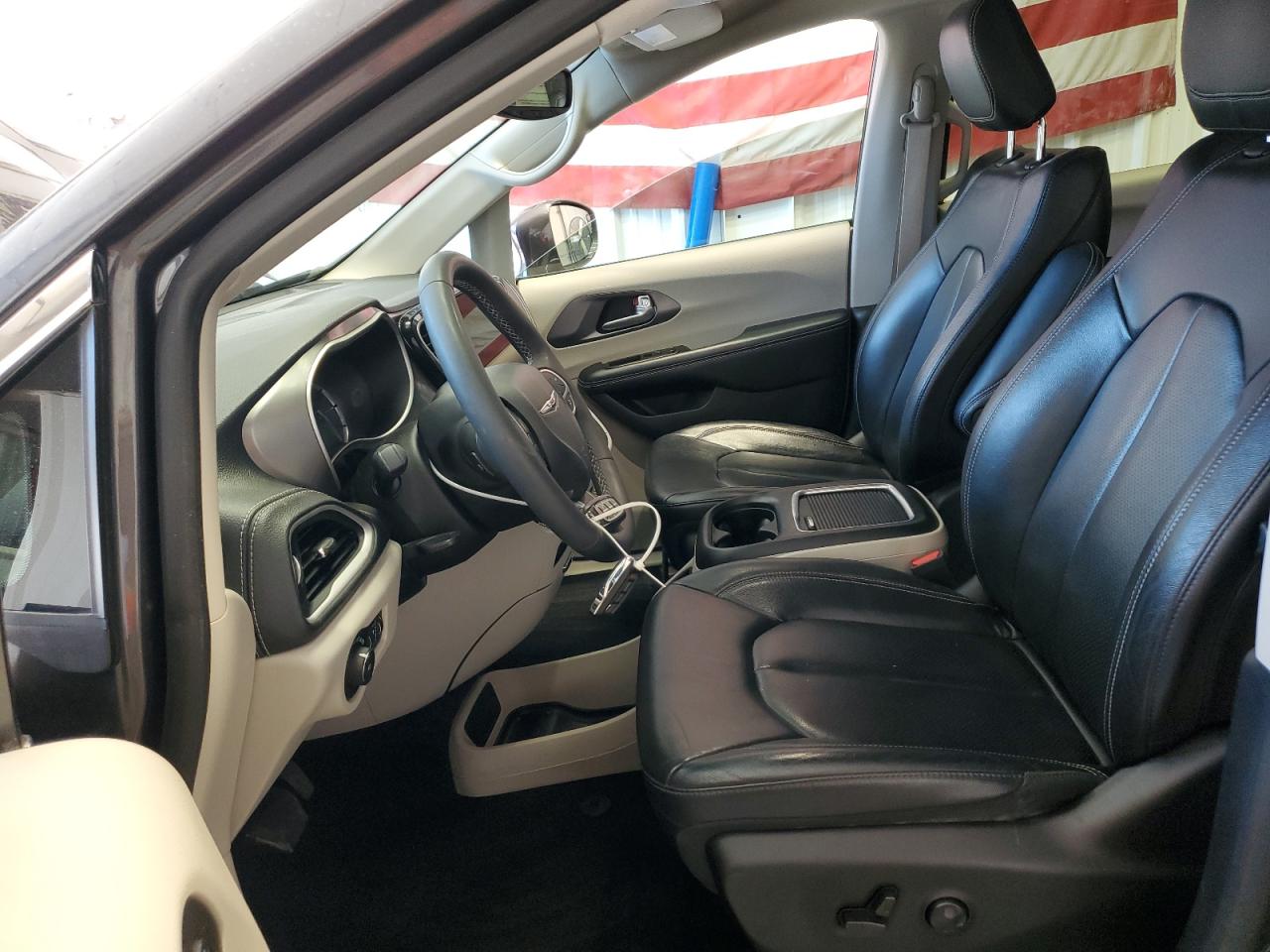 2022 Chrysler Pacifica Hybrid Touring L VIN: 2C4RC1L70NR206851 Lot: 70253505