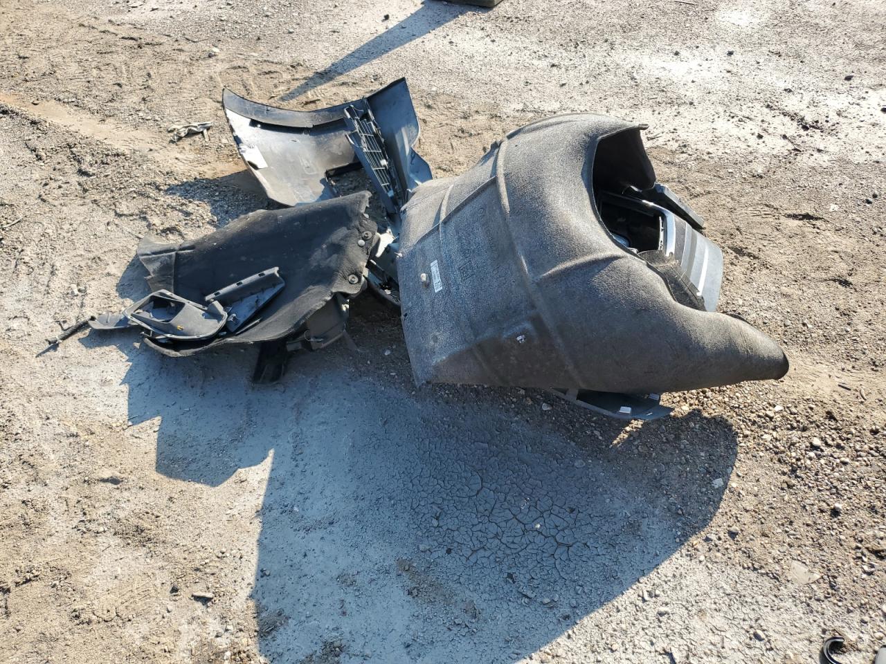 2018 GMC Yukon Sle VIN: 1GKS1AKC8JR340811 Lot: 68951975