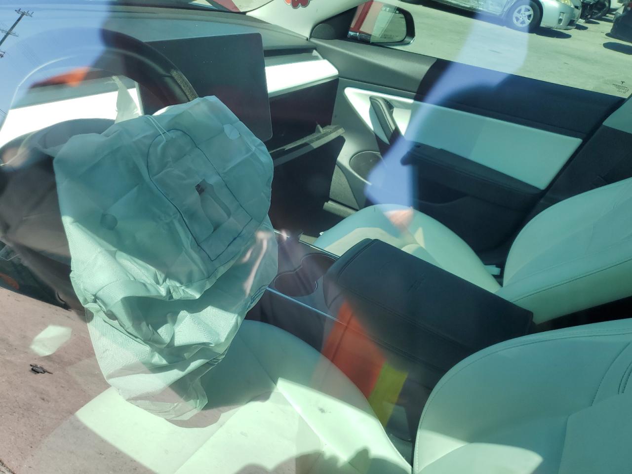 2019 Tesla Model 3 VIN: 5YJ3E1EA2KF402760 Lot: 70697225