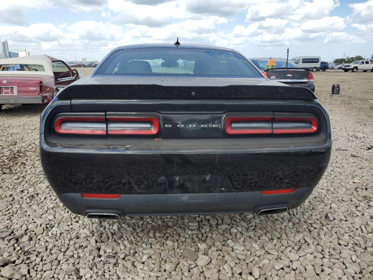 2018 Dodge Challenger Sxt VIN: 2C3CDZAG3JH258208 Lot: 70675875