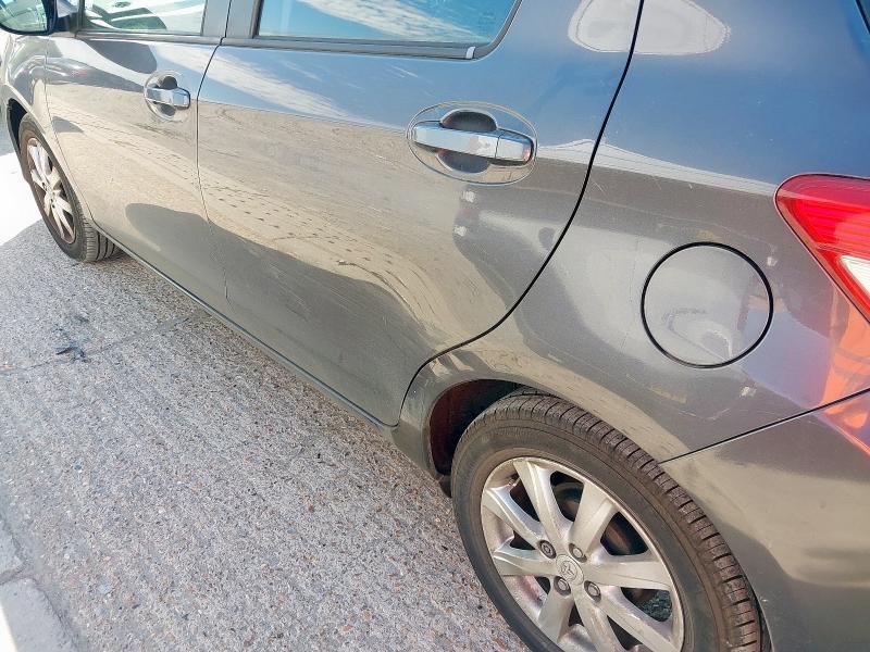 2011 TOYOTA YARIS TR