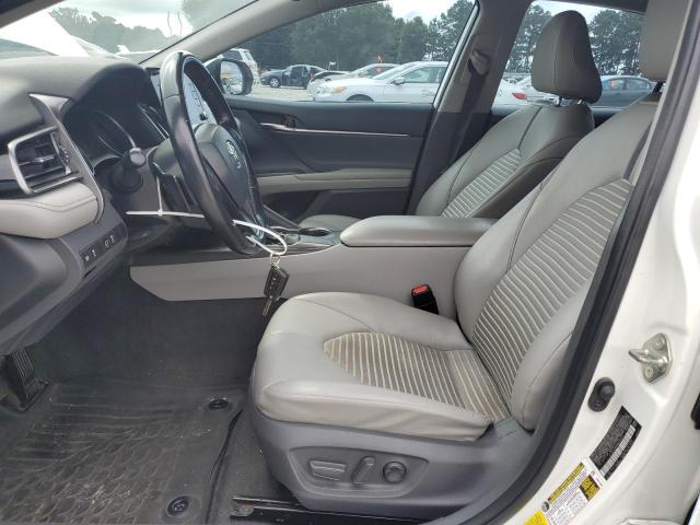  TOYOTA CAMRY 2021 Белы