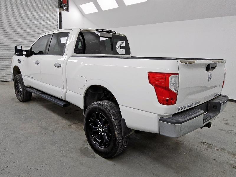  NISSAN TITAN 2017 Biały