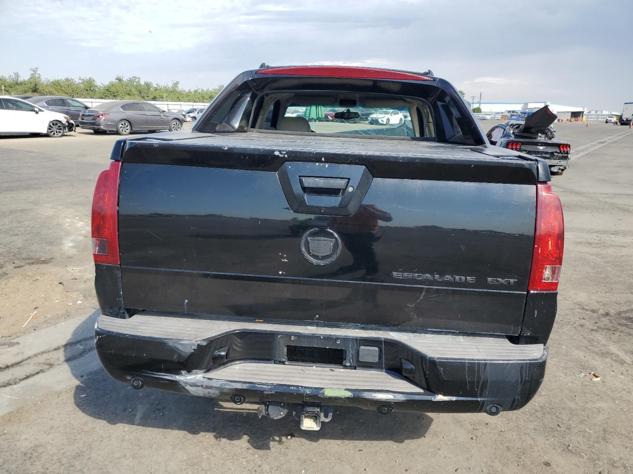 2002 Cadillac Escalade Ext VIN: 3GYEK63N52G275415 Lot: 70503665