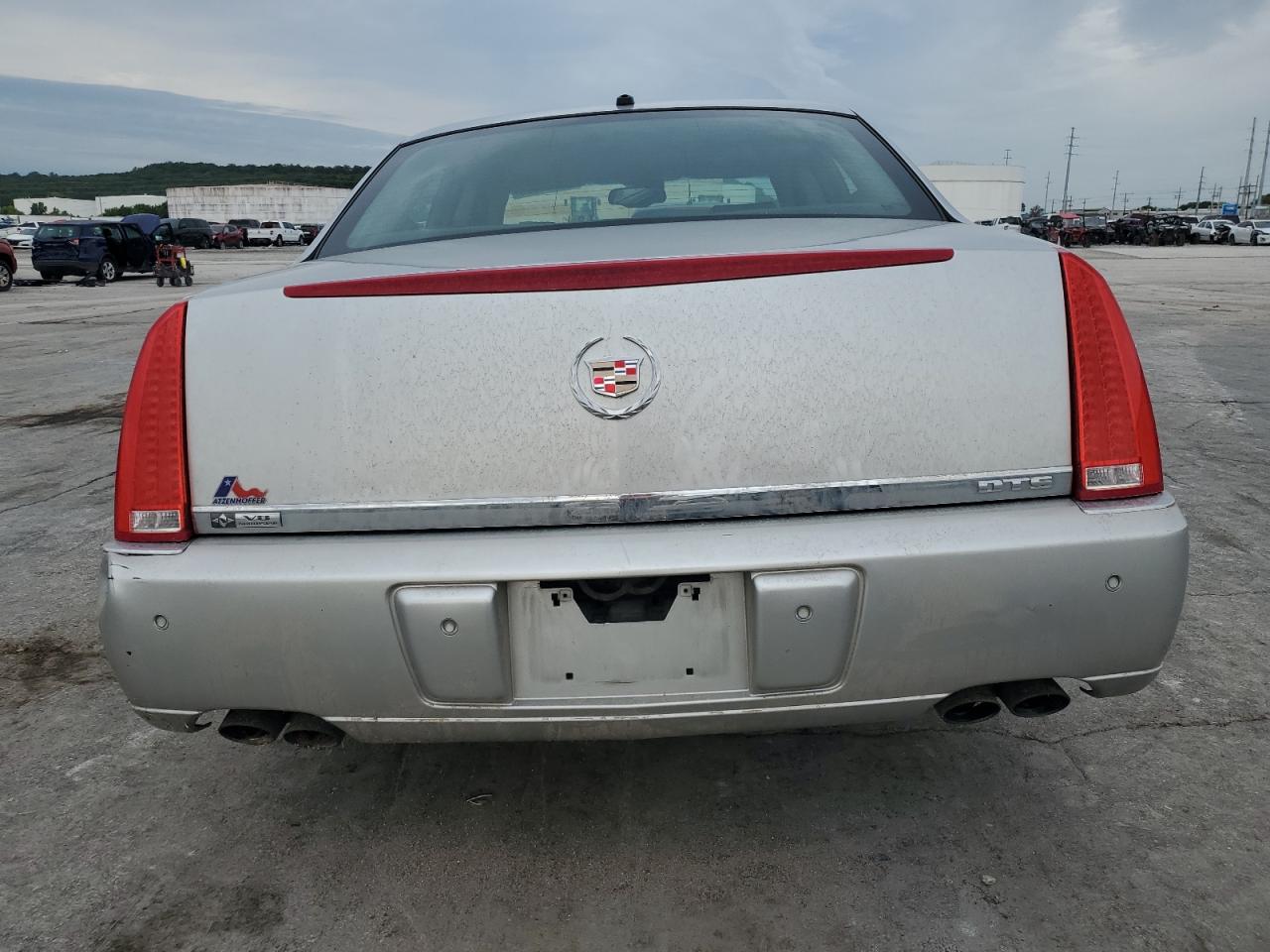 2008 Cadillac Dts VIN: 1G6KD57Y48U137133 Lot: 70306625