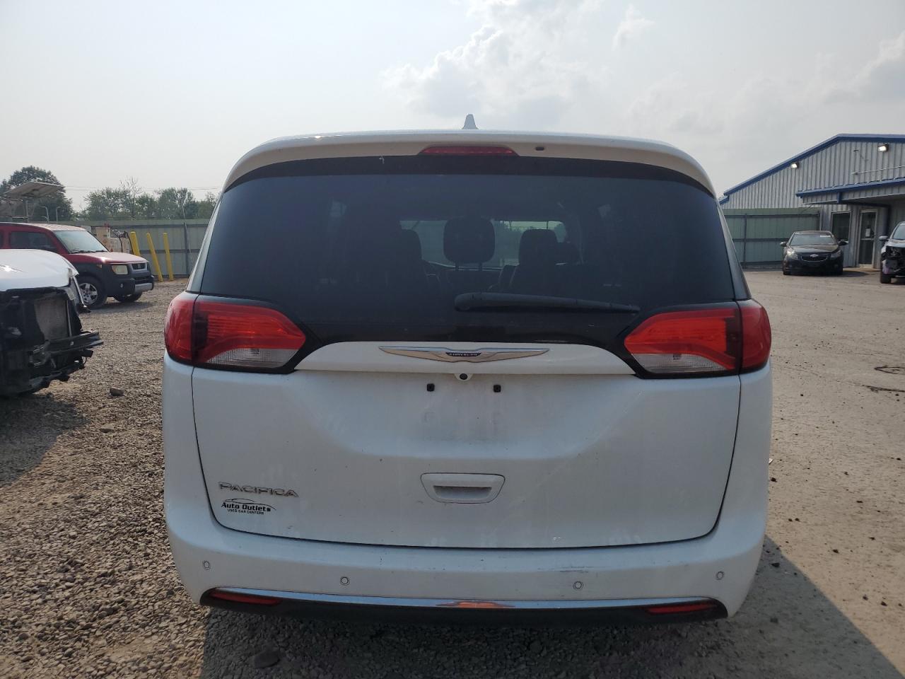 2019 Chrysler Pacifica Touring L VIN: 2C4RC1BG1KR626583 Lot: 66839055