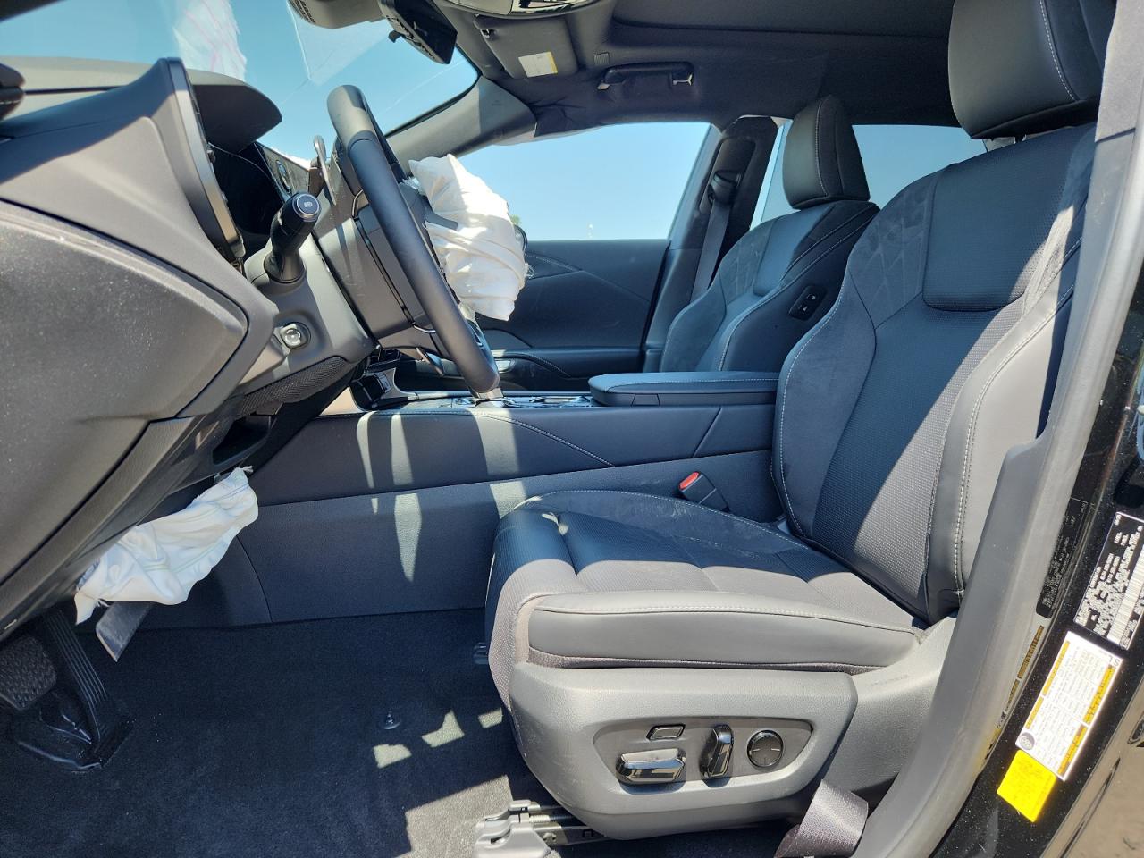 2025 Lexus Rx 450H+ Luxury VIN: JTJCJMGA4S2031711 Lot: 67125005