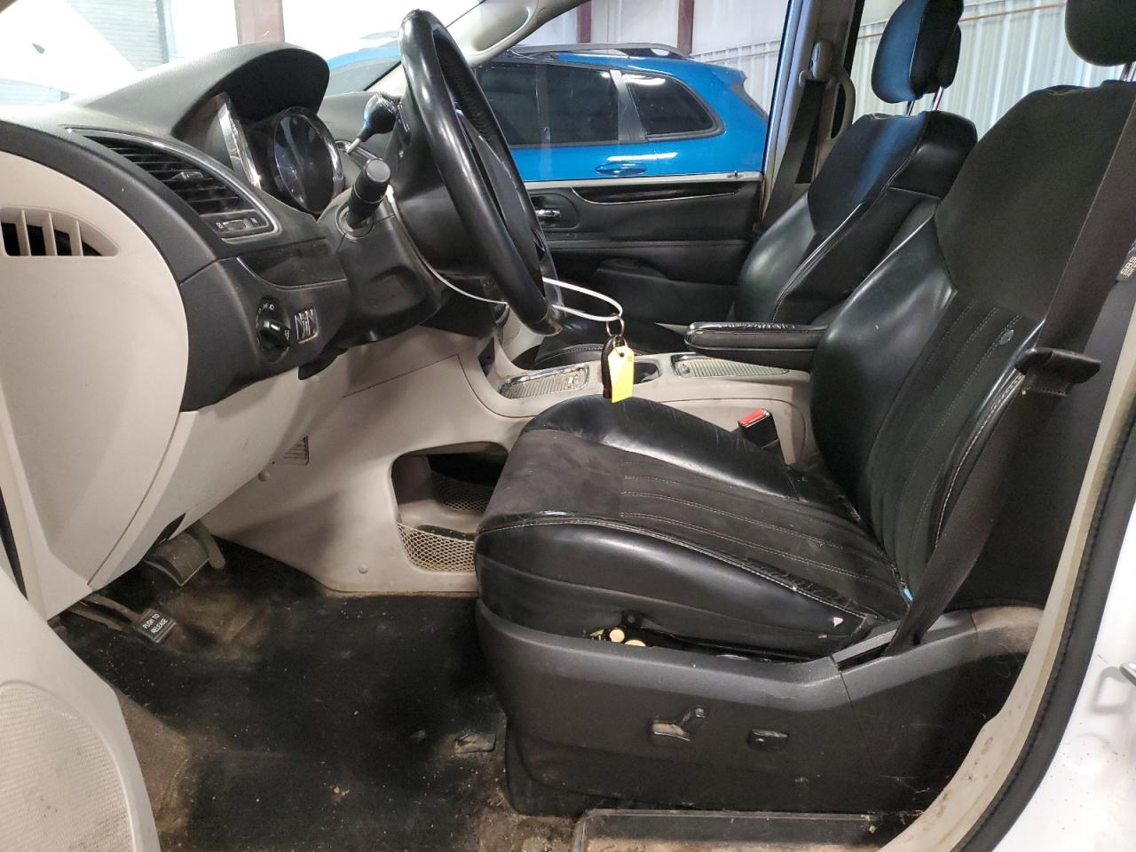 2016 Chrysler Town & Country Limited VIN: 2C4RC1JG1GR121233 Lot: 70039435