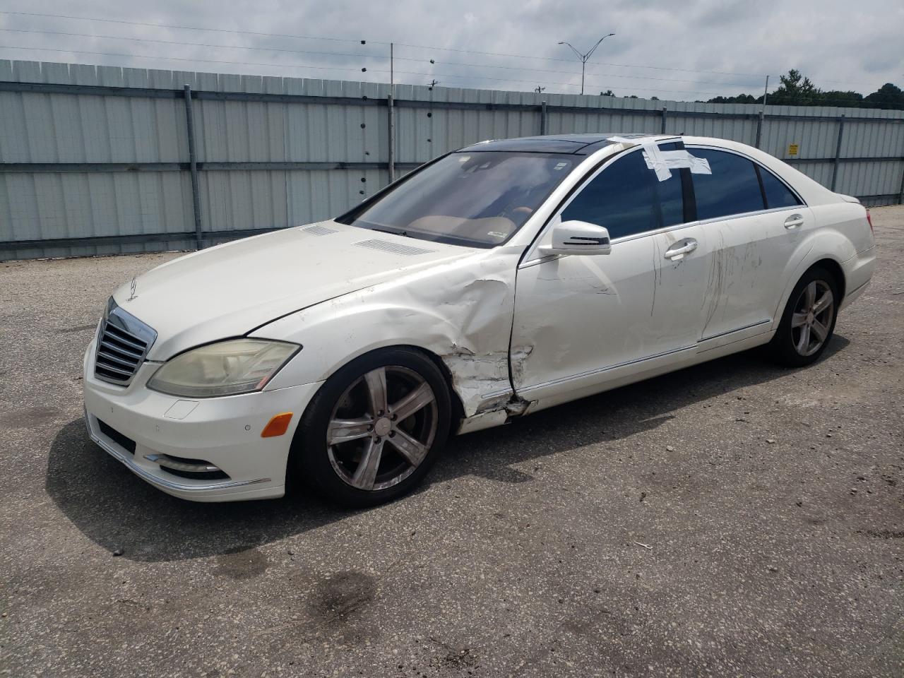 2011 Mercedes-Benz S 550 4Matic white null gas WDDNG8GB4BA400332 photo #1