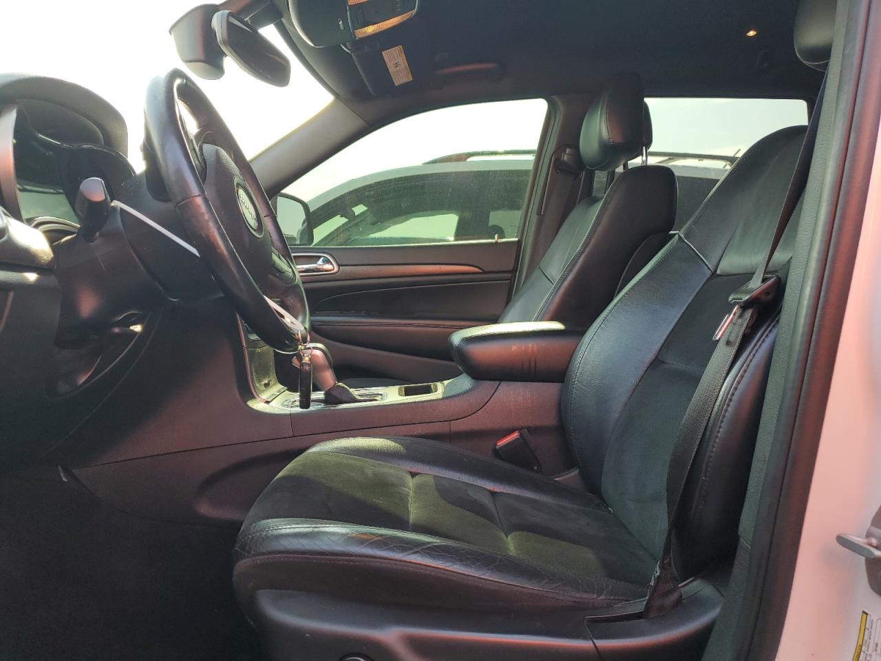 1C4RJFAG6JC188512 2018 Jeep Grand Cherokee Laredo