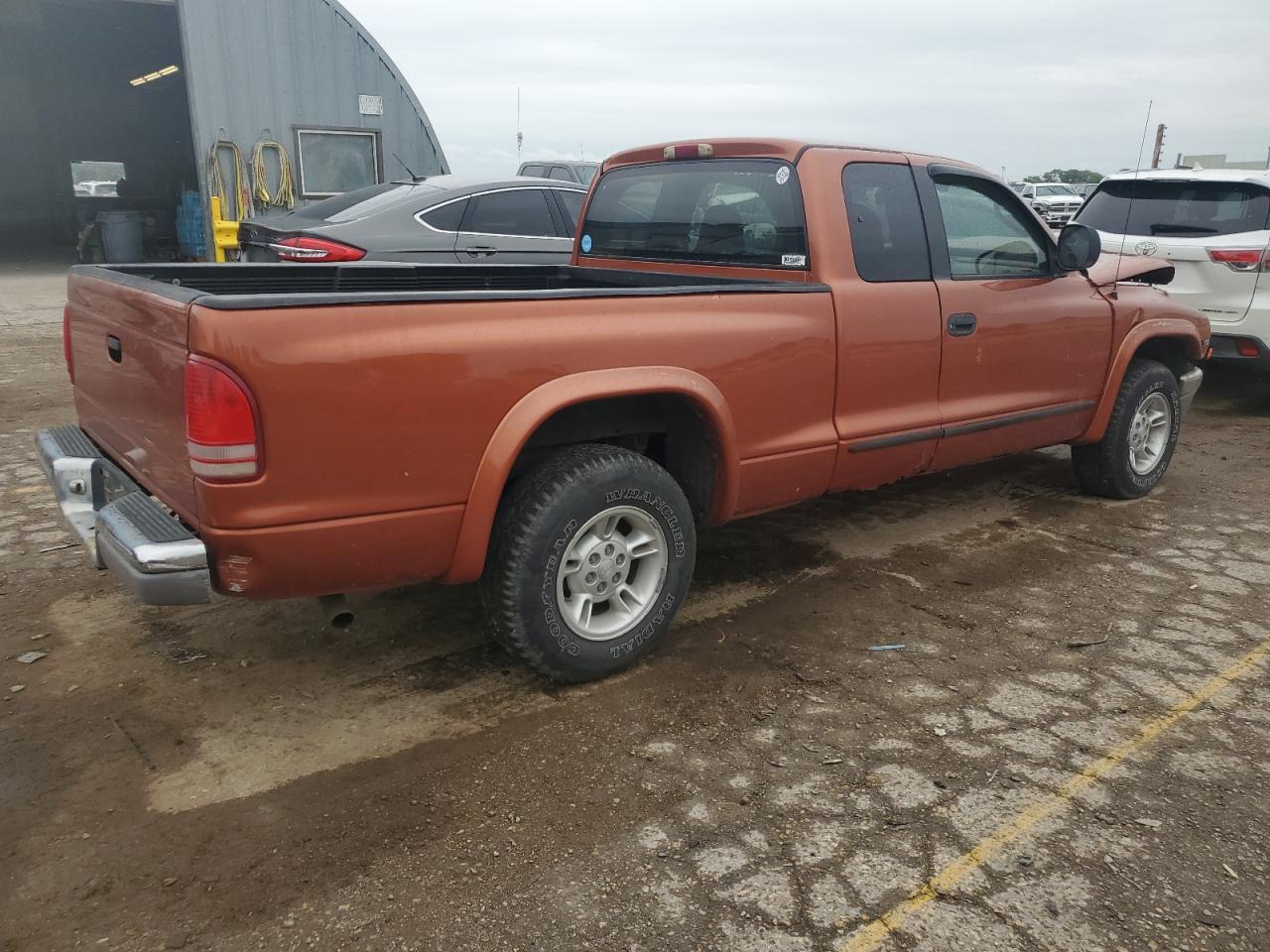 2000 Dodge Dakota VIN: 1B7GL22N3YS632629 Lot: 70145145