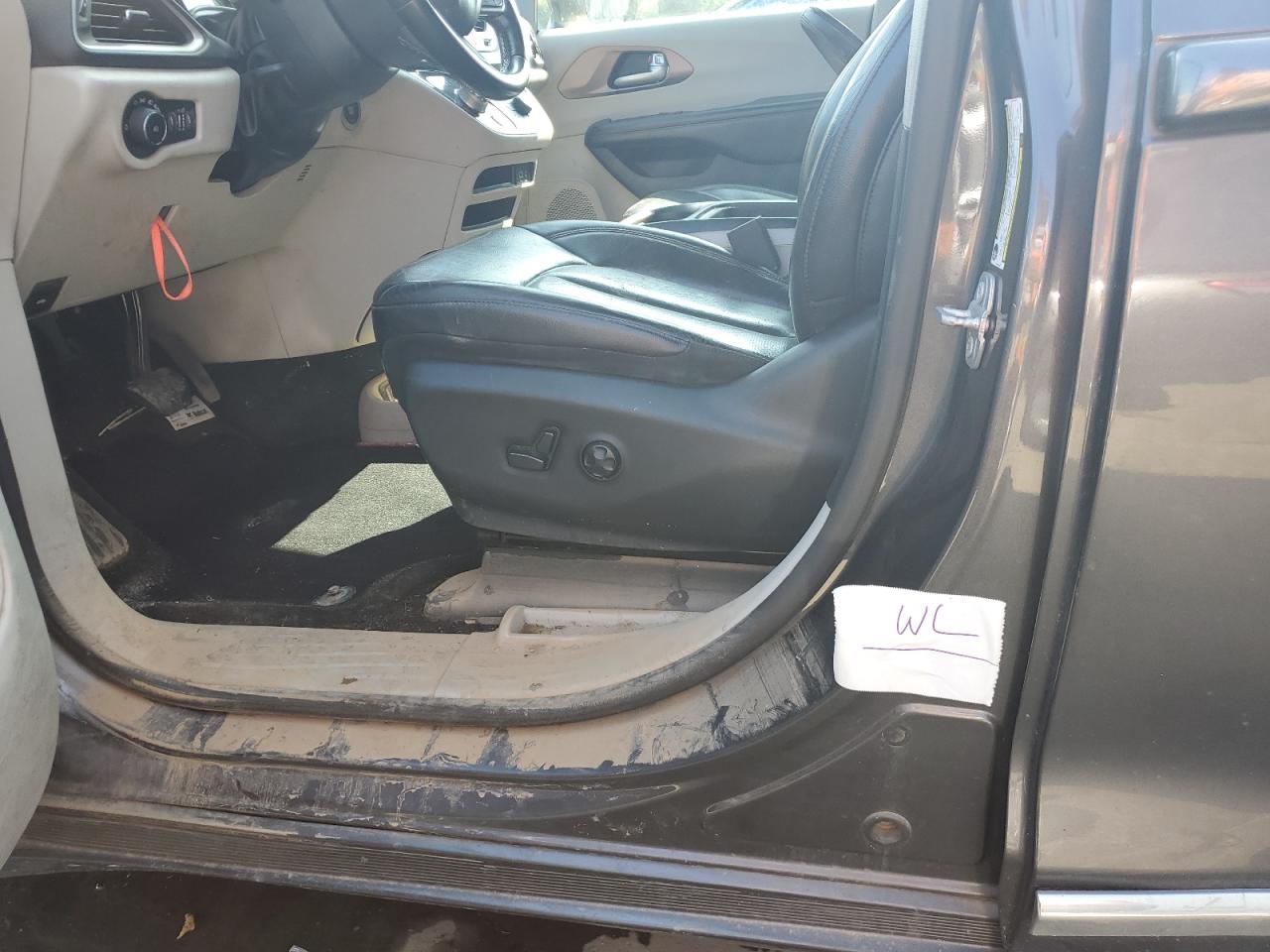 2018 Chrysler Pacifica Touring L VIN: 2C4RC1BG5JR317889 Lot: 68026945