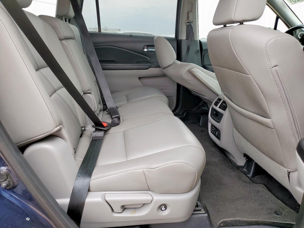 2017 Honda Pilot Touring VIN: 5FNYF6H97HB085648 Lot: 70118125