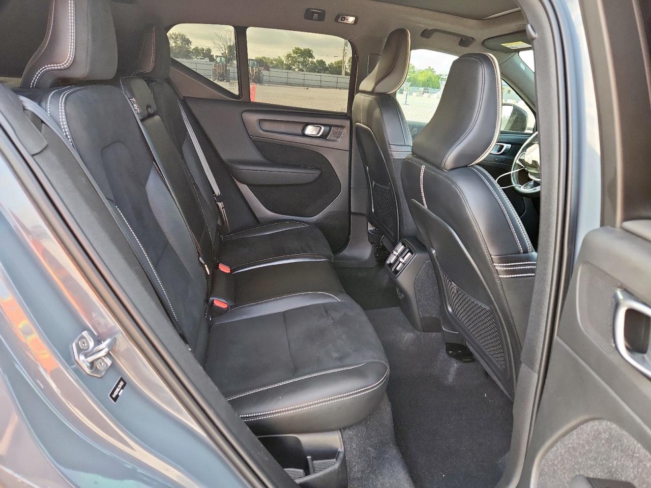 2020 Volvo Xc40 T5 R-Design VIN: YV4162UM6L2347835 Lot: 70773265