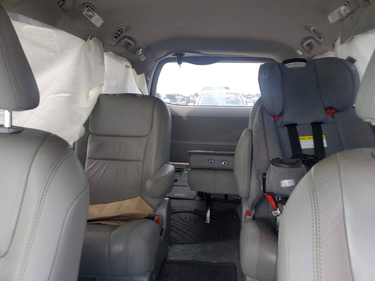 2015 Toyota Sienna Xle VIN: 5TDDK3DC4FS098702 Lot: 68419765