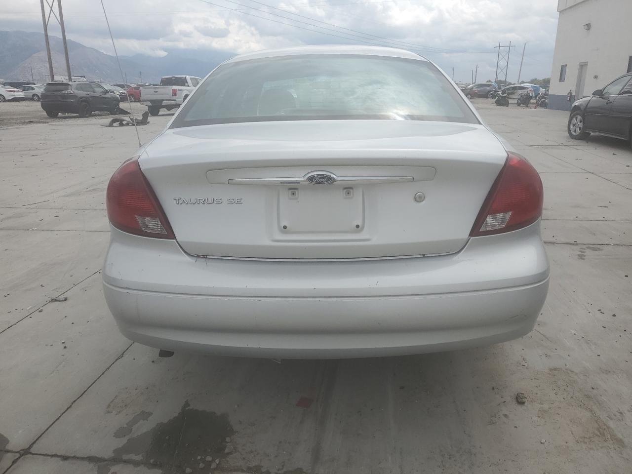 2002 Ford Taurus Se VIN: 1FAFP53U62G209583 Lot: 70386615