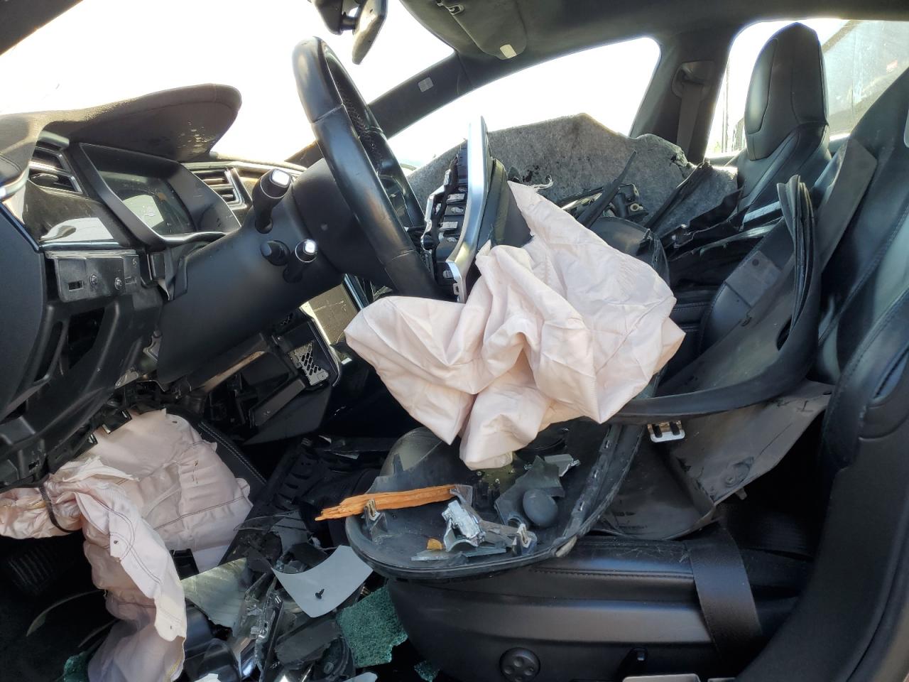 2015 Tesla Model S VIN: 5YJSA1E25FF118349 Lot: 70385525