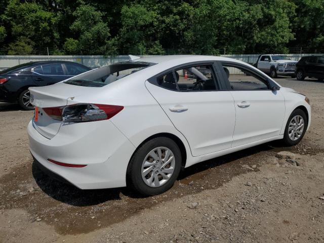  HYUNDAI ELANTRA 2017 Белы