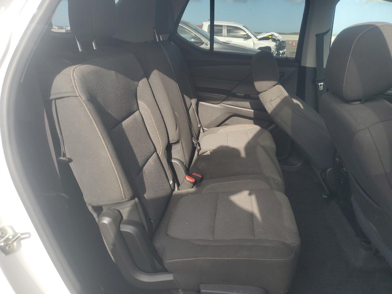 2018 Chevrolet Traverse Ls VIN: 1GNERFKW4JJ107636 Lot: 68114685