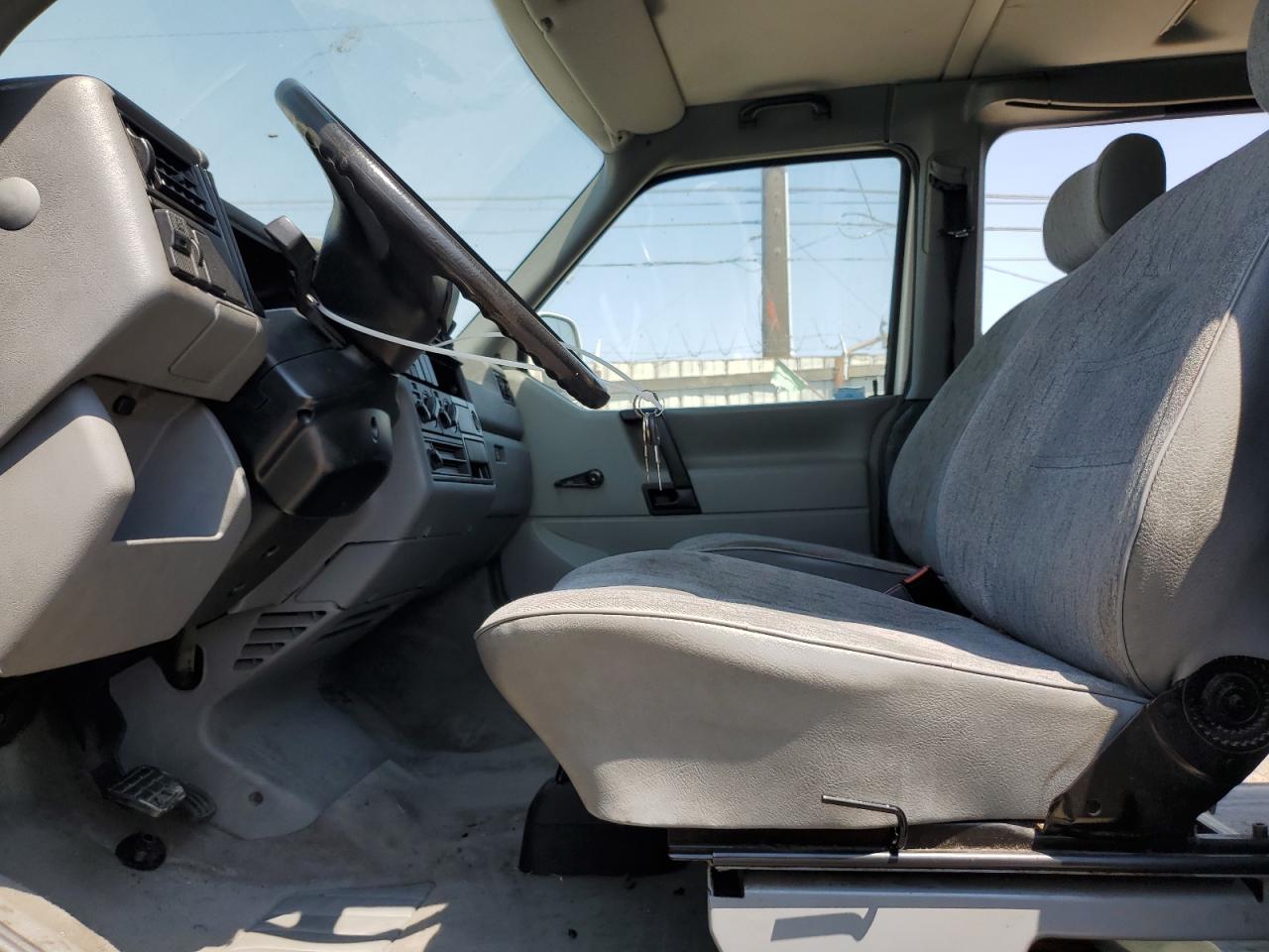 1993 Volkswagen Eurovan Cl VIN: WV2HD0706PH003480 Lot: 68980015