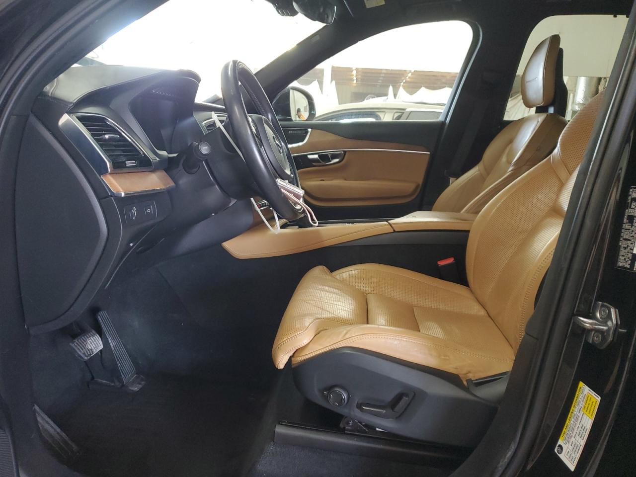 2016 Volvo Xc90 T6 VIN: YV4A22PL8G1063312 Lot: 69387765