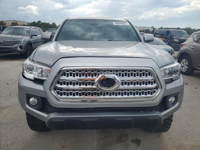  TOYOTA TACOMA 2021 Srebrny