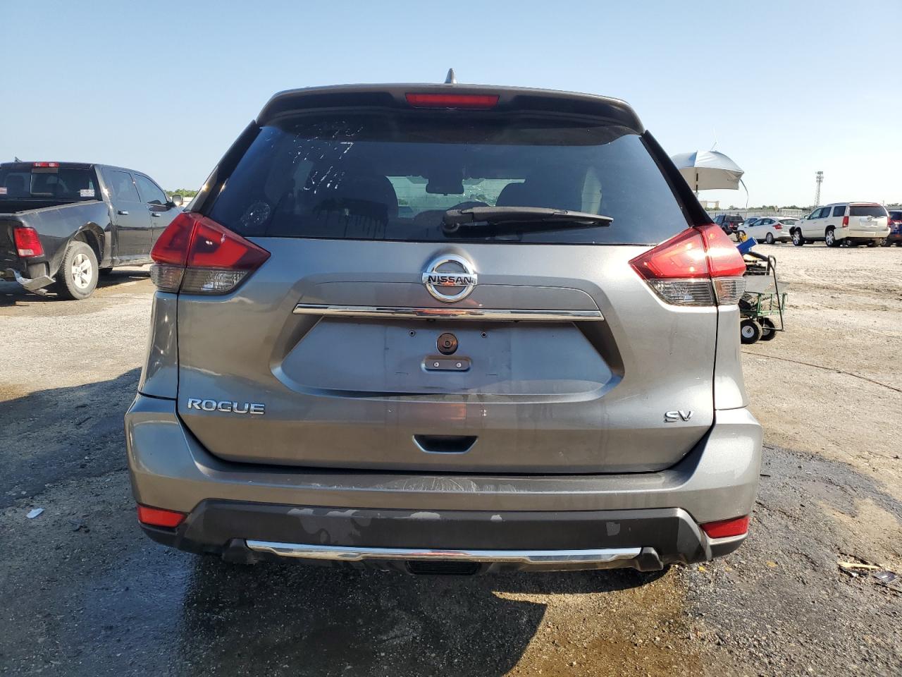 2017 Nissan Rogue S VIN: KNMAT2MT1HP559197 Lot: 69229975