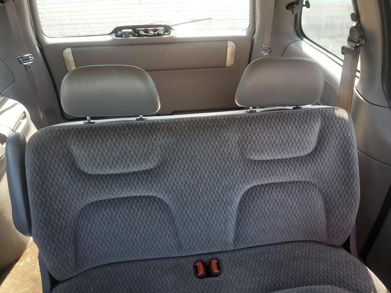 2000 Chrysler Voyager VIN: 2C4GJ2538YR896169 Lot: 69272675