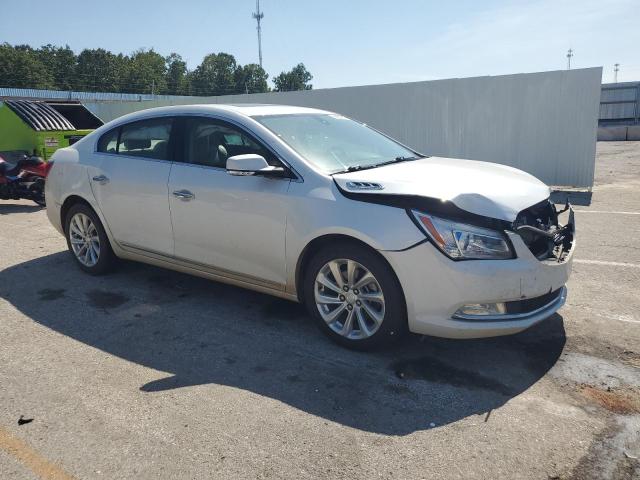  BUICK LACROSSE 2016 Белы