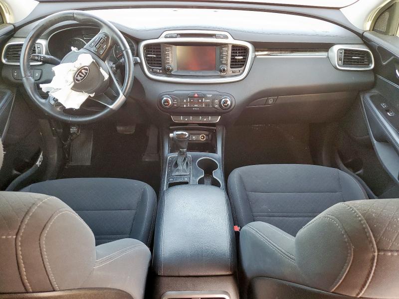  KIA SORENTO 2017 Серебристый