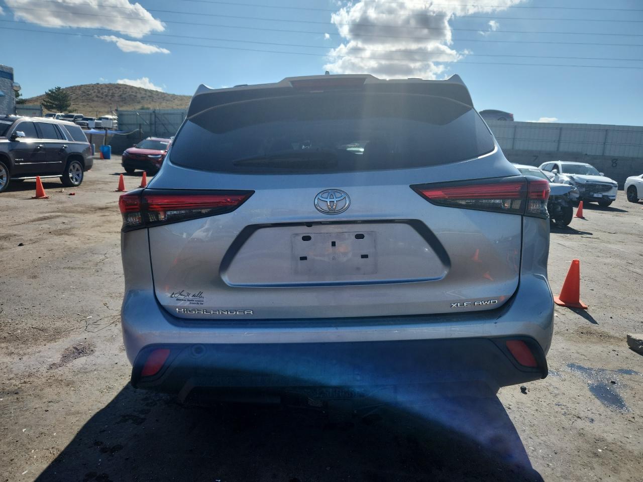 2022 Toyota Highlander Xle VIN: 5TDHZRBH8NS572048 Lot: 69768295