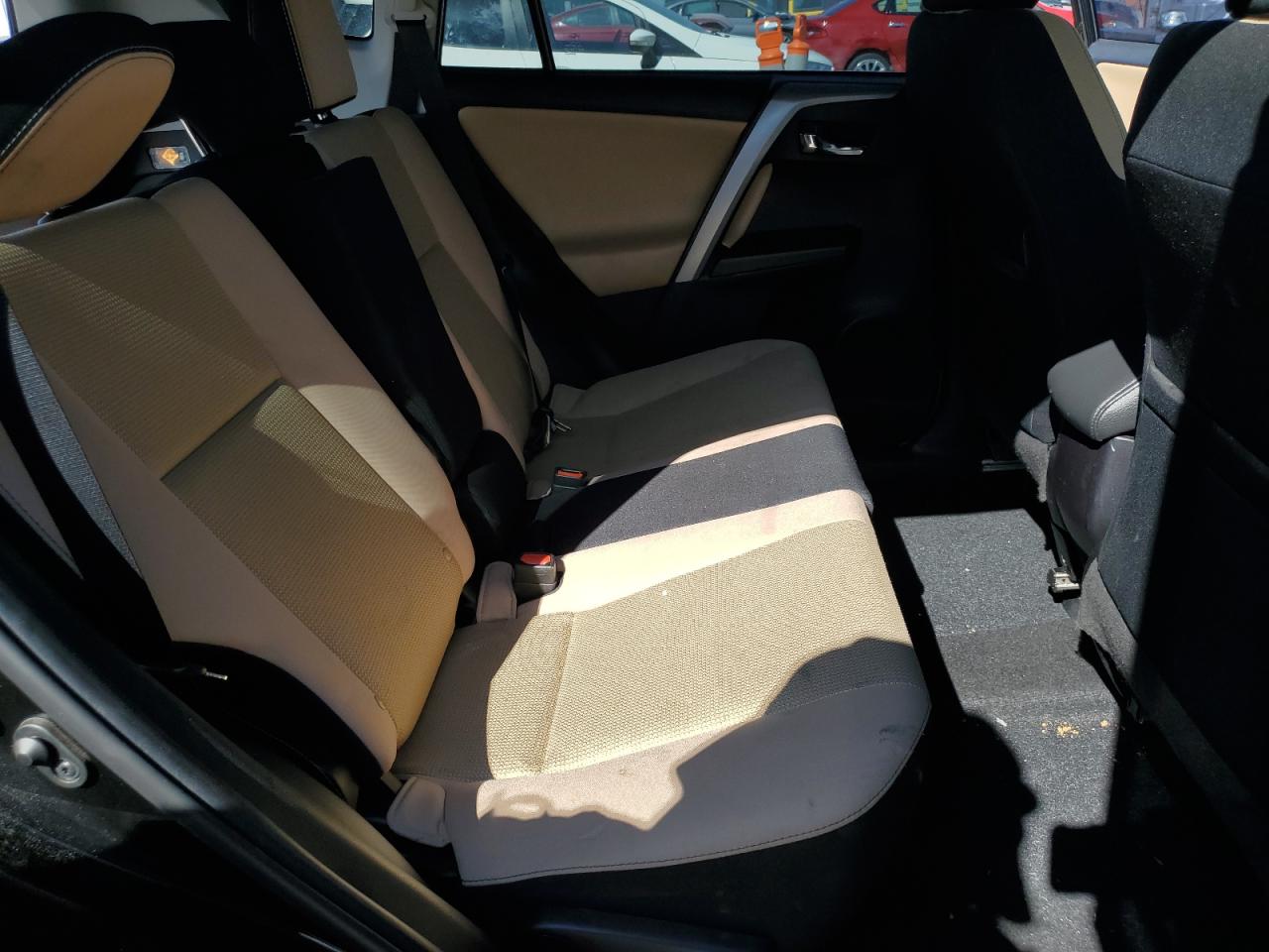 2017 Toyota Rav4 Xle VIN: 2T3WFREV5HW402802 Lot: 70208545