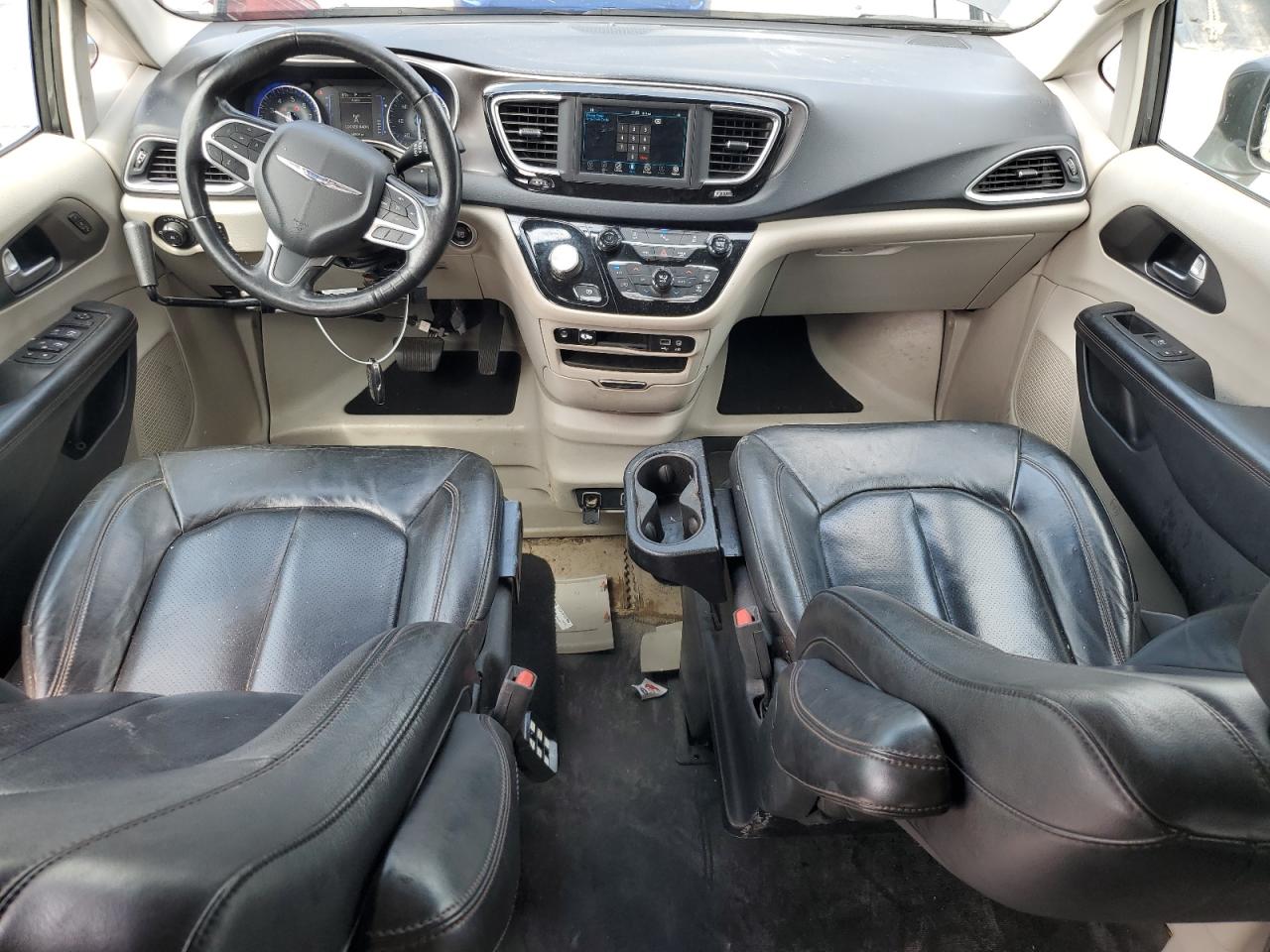 2020 Chrysler Pacifica Touring L VIN: 2C4RC1BG2LR131360 Lot: 68170025