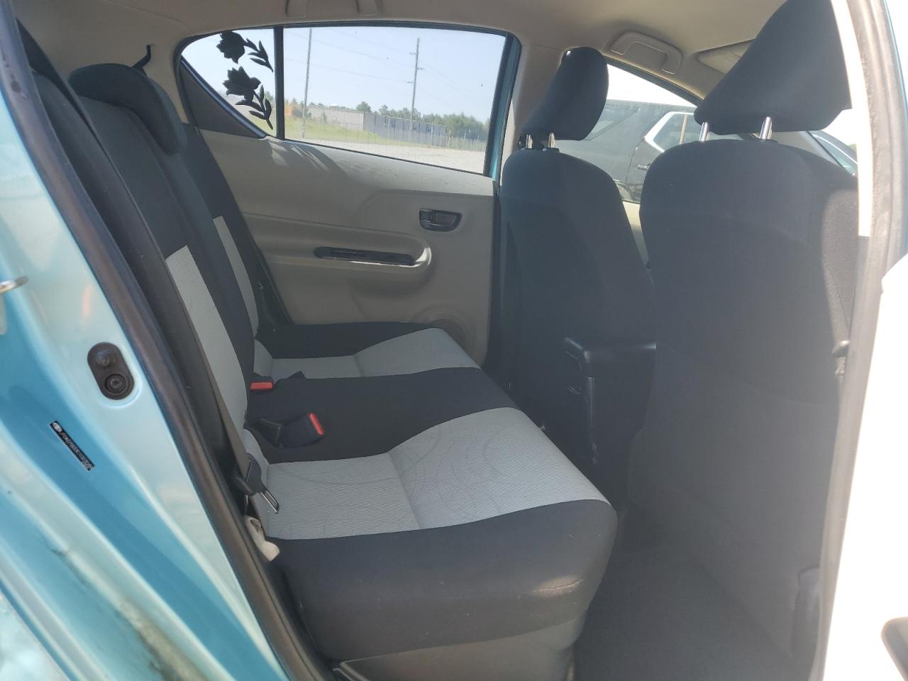 2012 Toyota Prius C VIN: JTDKDTB33C1023048 Lot: 70272545