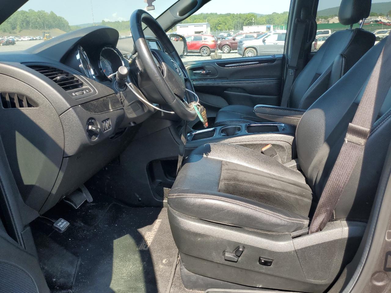 2017 Dodge Grand Caravan Sxt VIN: 2C4RDGCG8HR631268 Lot: 68447925