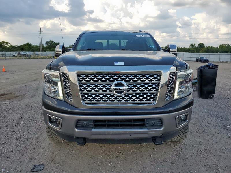  NISSAN TITAN 2018 Black