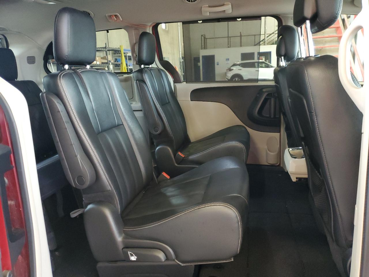 2015 Chrysler Town & Country Touring VIN: 2C4RC1BG0FR577575 Lot: 69281315