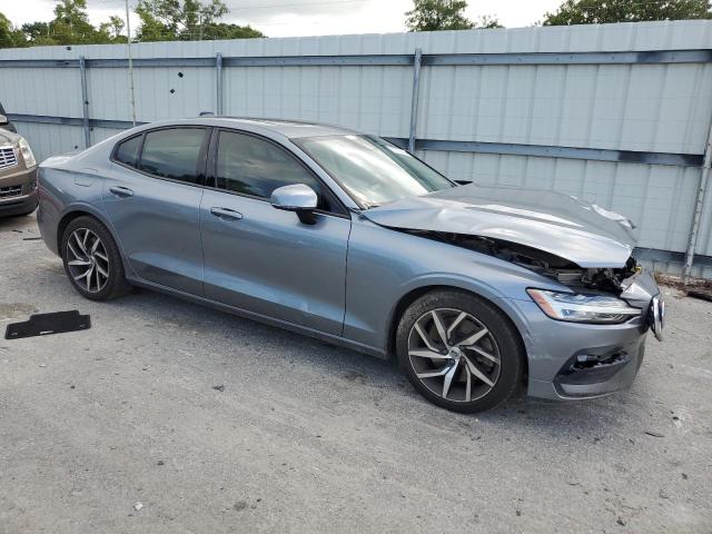  VOLVO S60 2020 Серый
