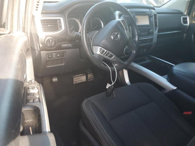  NISSAN TITAN 2017 Серебристый