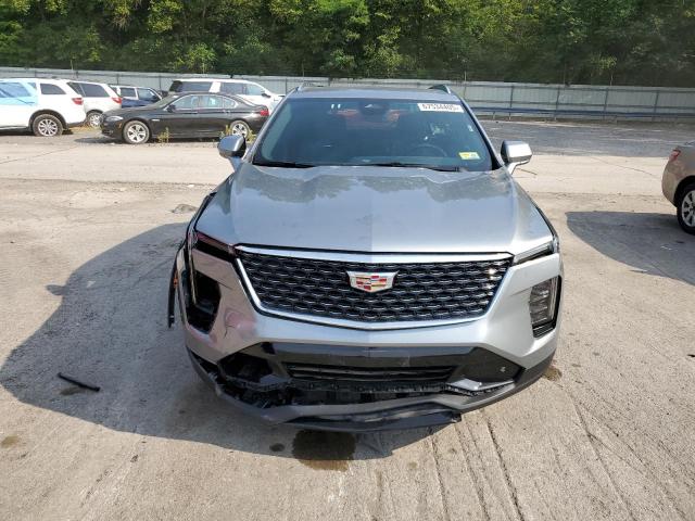  CADILLAC XT4 2024 Srebrny