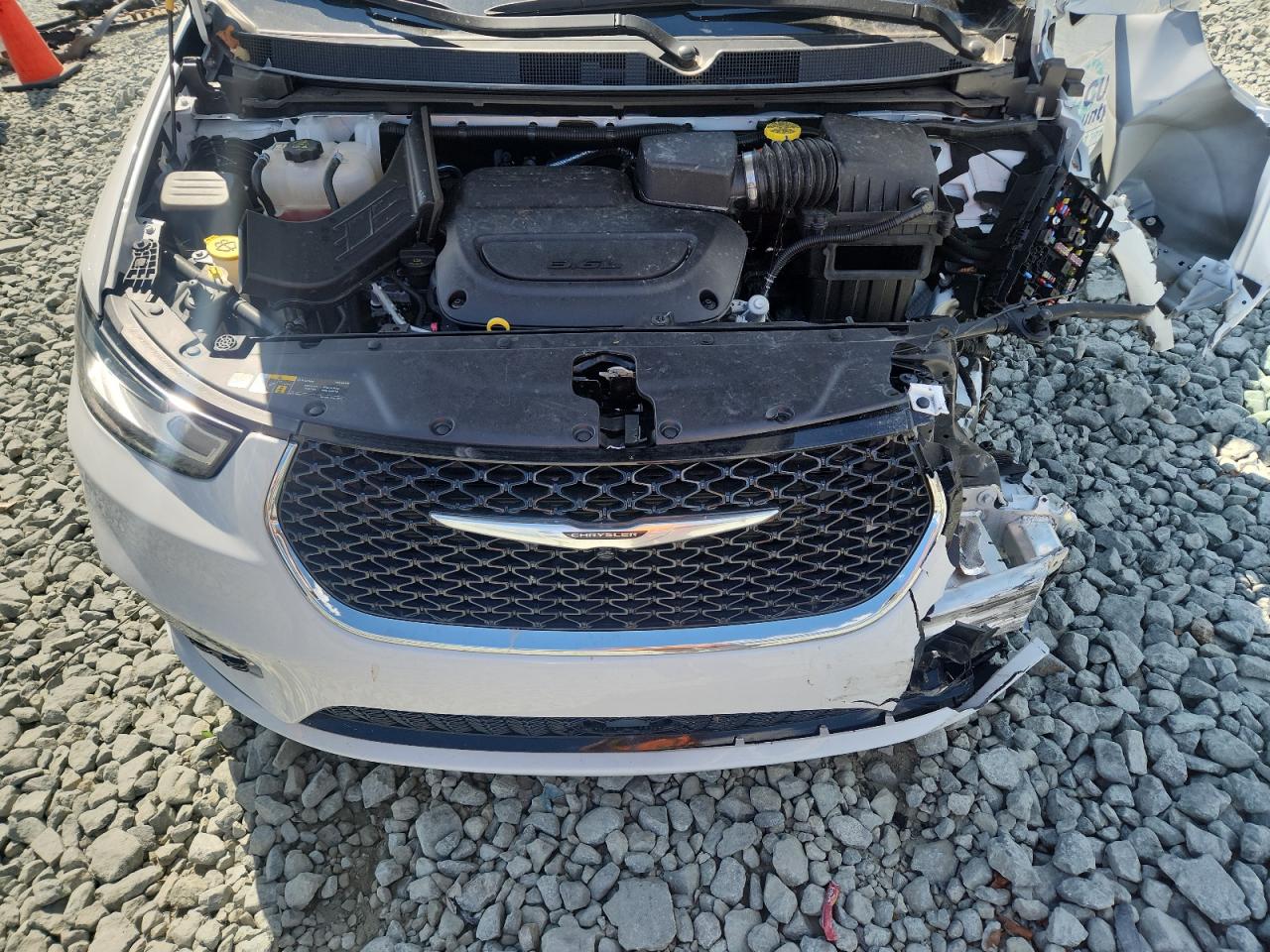 2024 Chrysler Pacifica Touring L VIN: 2C4RC1BG2RR164030 Lot: 70499655