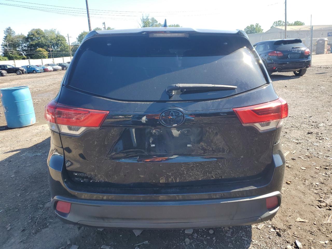 2018 Toyota Highlander Se VIN: 5TDJZRFH3JS816825 Lot: 69675245
