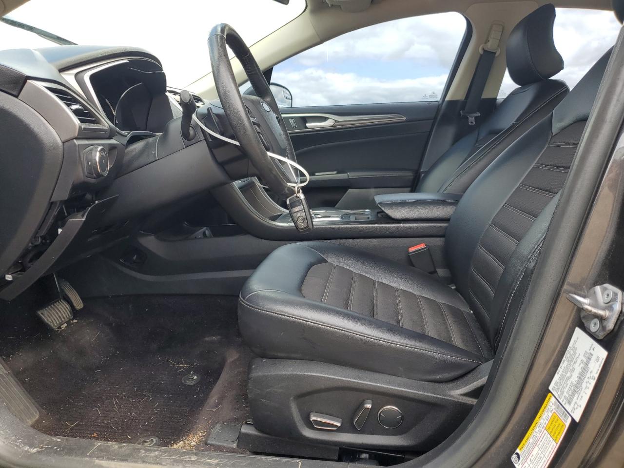 2017 Ford Fusion Se VIN: 3FA6P0H9XHR334823 Lot: 70912255