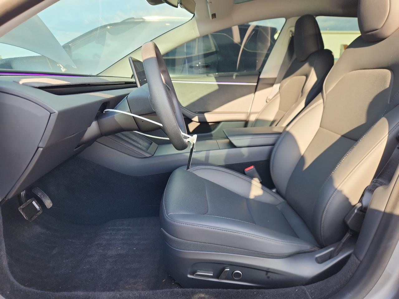 2025 Tesla Model 3 VIN: 5YJ3E1EB1SF917998 Lot: 70076675