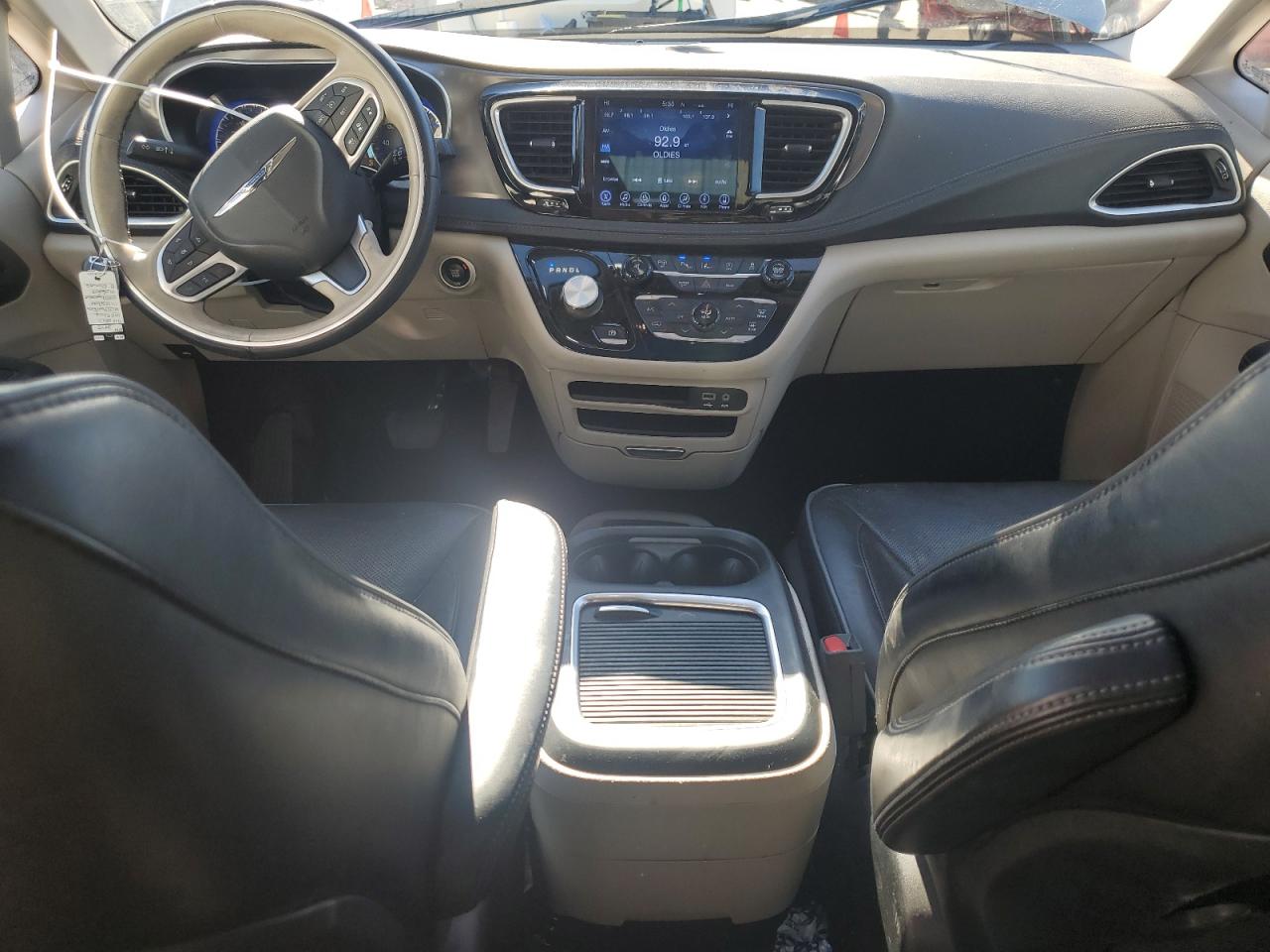 2017 Chrysler Pacifica Limited VIN: 2C4RC1GG9HR734693 Lot: 67431425