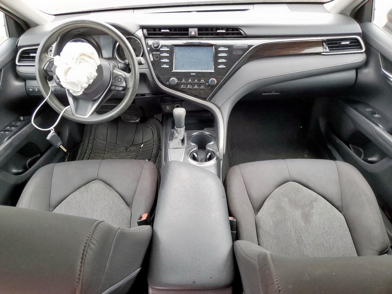 2020 Toyota Camry Le VIN: 4T1C11AK2LU330795 Lot: 71098295