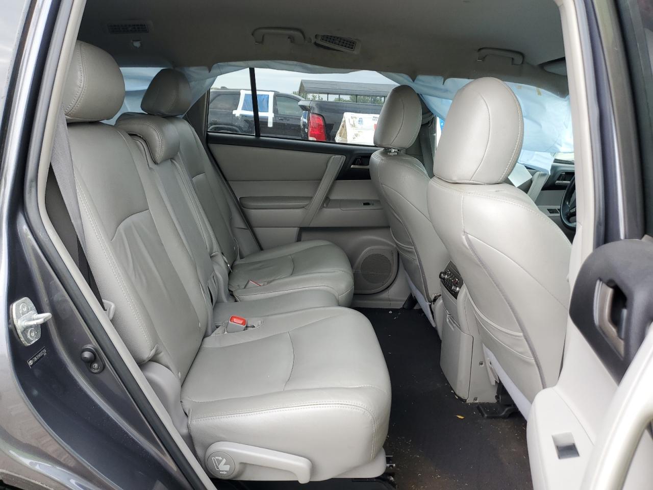 2011 Toyota Highlander Base VIN: 5TDBK3EH4BS072936 Lot: 68120485