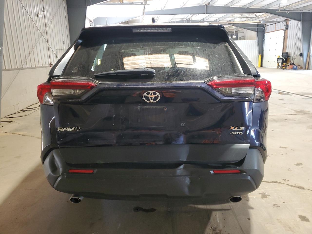 2021 Toyota Rav4 Xle Premium VIN: JTMA1RFV0MD074123 Lot: 70102225